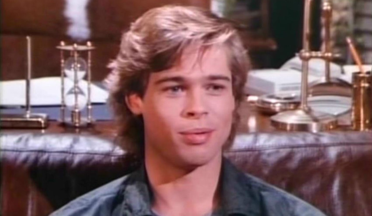 A babaarcú színésznek éveket kellett várnia az első valóban jelentős megbízásra, 1988-ban viszont 400 színész közül választották ki, hogy eljátssza A hold fia című film főszerepét. Brad Pitt szerencsétlenségére a produkció éveket csúszott, mire a közönség elé került a '90-es években. 