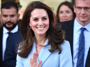 Azonnal tavasz lesz Kate Middleton babakék ruhájától
