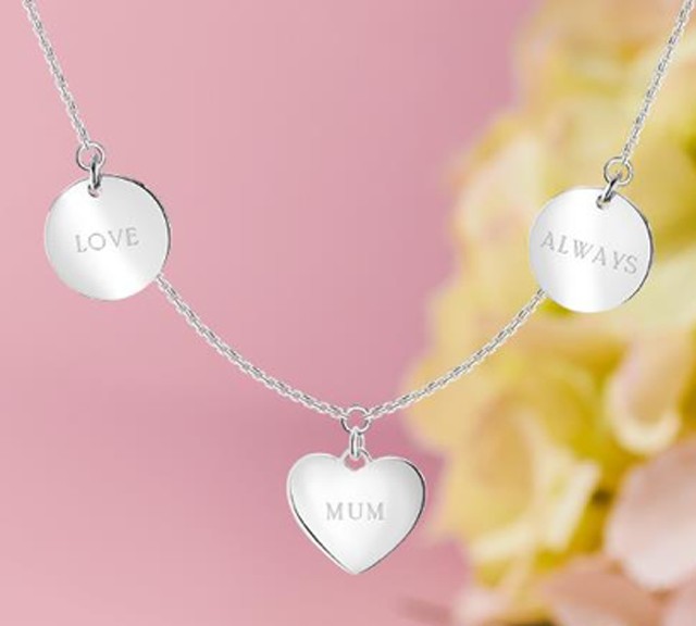 Ajándékozz gravírozható ékszert anyukádnak!