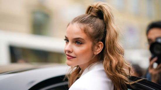 Palvin Barbara bevállalta élete legnagyobb dekoltázsát