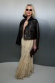 Az 58 esztendős Naomi Watts peszkateriánus étrendet követ, amely gazdag halakban, friss zöldségekben és egészséges zsírokban, például avokádóban és olívaolajban, de kerüli a többi húsfélét. Emellett nem fogyaszt feldolgozott szénhidrátokat és a hozzáadott cukrokat, hogy az energiaszintje állandó maradjon. 