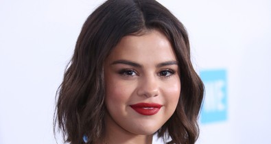 Selena Gomez újra Nirvana-szőke! És milyen jó áll neki!
