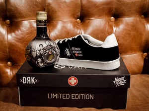 A Halott Pénz tagjait az Unicum Szilva limitált kiadásán is láthatod!