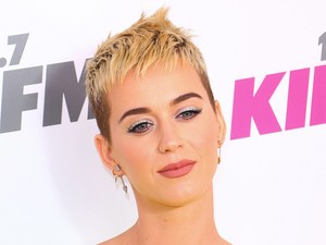 Büntetés, ahogy Katy Perry kinéz