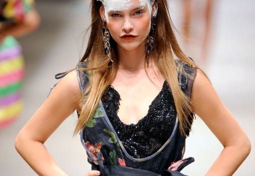 13 fotó, ahol Palvin Barbara felismerhetetlen módon átalakult