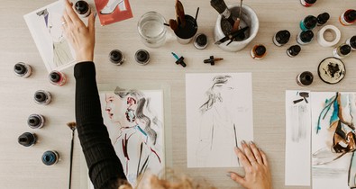 Dobd fel a falad divatillusztrációkkal: interjú Hajdú Anettel, az Illustri Studio tulajdonosával