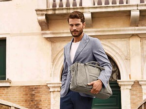 Mr. Grey Velencében kérkedik