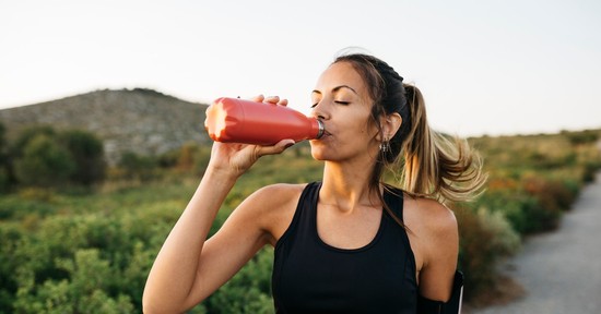 Végre kiderült, mennyi vizet kell innia egy nőnek és mennyit egy férfinak
