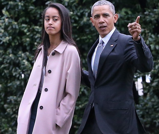 Malia Obama édesapjával