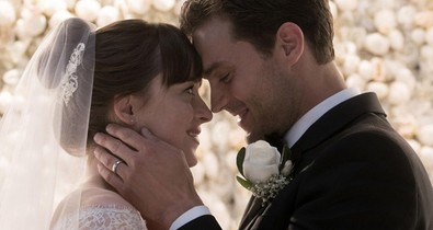 Dakota Johnson az életéért küzd a Szabadság ötven árnyalatának legújabb trailerében!