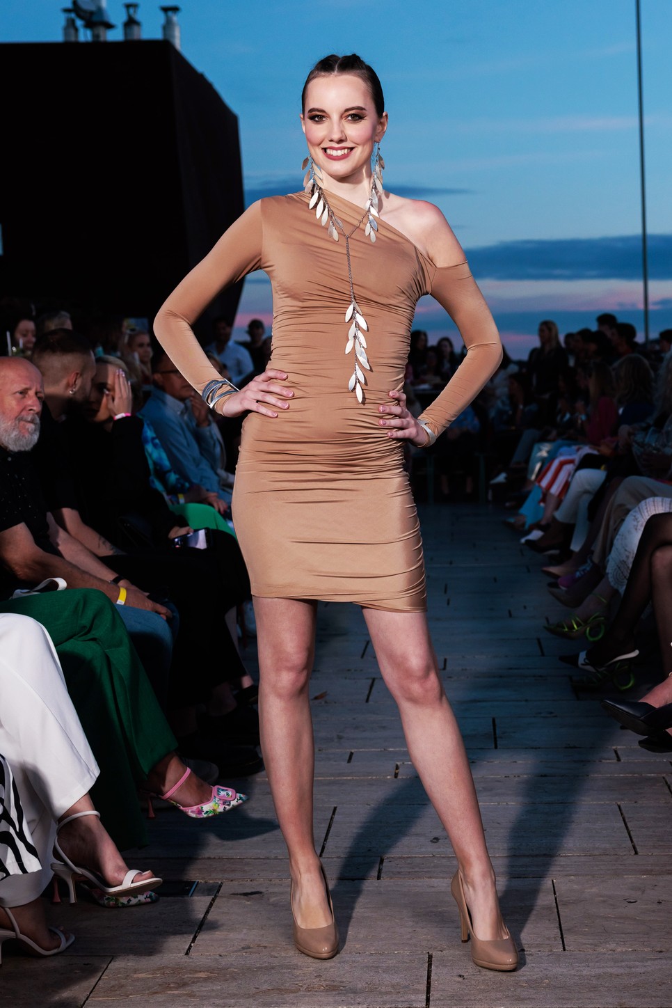 A La Dolce Vita divatbemutató egyik modellje