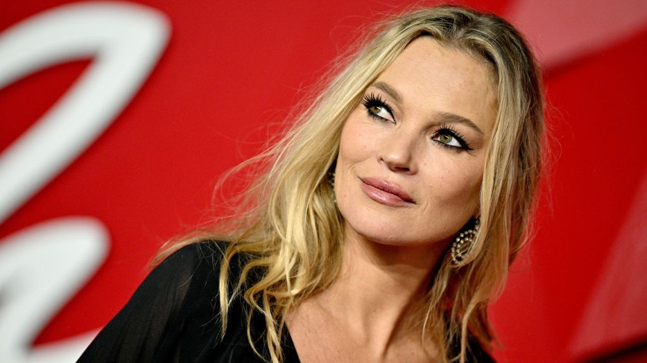 Kate Moss csak úgy ragyogott álomszép meztelenruhájában