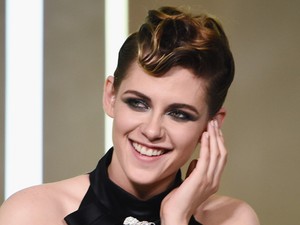 Kristen Stewart élete leggyönyörűbb szettjében Cannes-ban