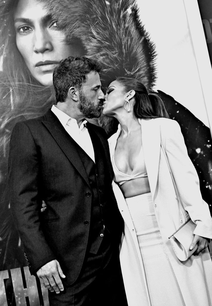 Jennifer Lopez és Ben Affleck csókja lángra lobbantotta a vörös szőnyeget