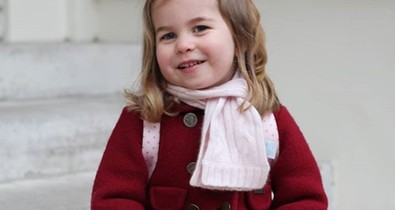 Őrület! Sarolta hercegnő hihetetlenül hasonlít Erzsébet királynőre