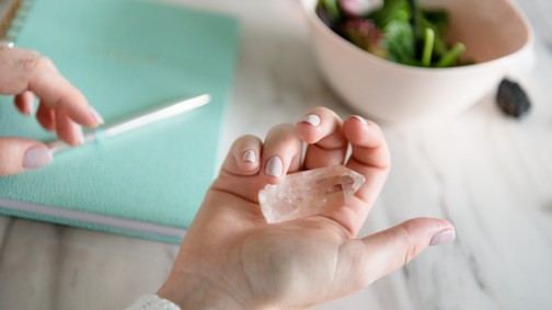 Ezek a Szűz jegyűek kristályai