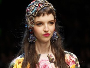 A nyár ékszere: óriási fülbevaló