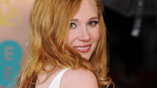 A vetkőzéstől sem fél a nagyszájú üdvöske, Juno Temple