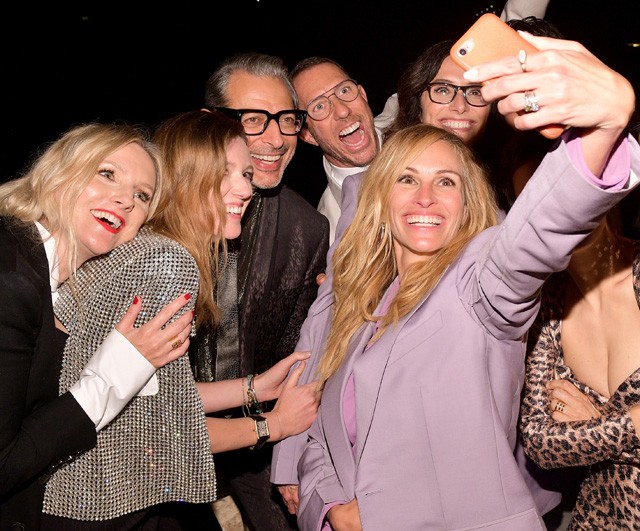 Julia Roberts szelfizik