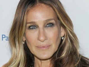 Sarah Jessica Parker isteni bársonyruhában