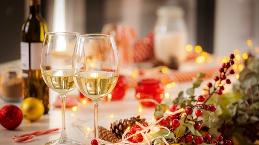 3 magyar borfajta, ami az ünnepi menü mellé, és karácsonyi ajándéknak is tökéletes választás