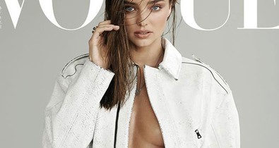 Miranda Kerr félmeztelen, csapzott és szuperszexi