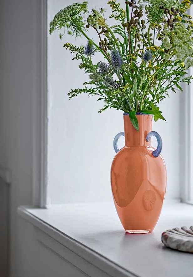 Váza BLOOMINGVILLE - answear.hu 23 990 Ft Ft 30 % kedvezmény a GLAMOUR-napokon a promócióban részt vevő termékekre, minimum 2 termék együttes vásárlása esetén.