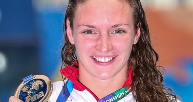 ELKÉPESZTŐ! Hosszú Katinka teljesen kopasz lett!