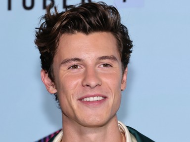 Mi történt Shawn Mendes hajával?