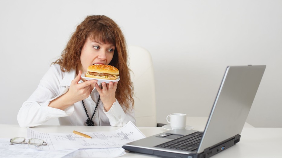 A stressz és az egészségtelen étkezés is hatással lehet a hüvelyflóra egyensúlyára.
