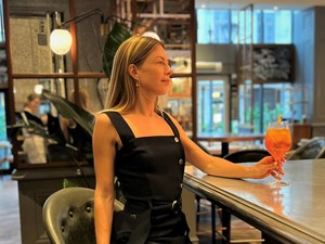 Ha tökéletes pénteki szettre vágysz, válassz egy fekete ruhát!