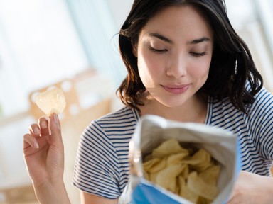Magas a vérnyomásod? Ezeket az ételeket messziről kerüld!