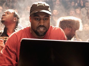 A végét járja Kanye West divatbirodalma? Megint törölték a Yeezy show-t