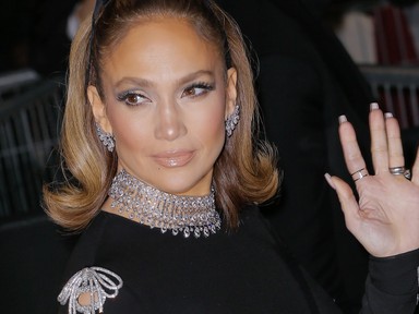 Jennifer Lopez élete legapróbb rövidnadrágját viselte, és milyen jól tette