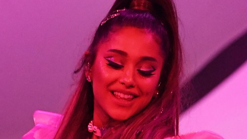 Ezért lóg mostanában Ariana Grande az exeivel