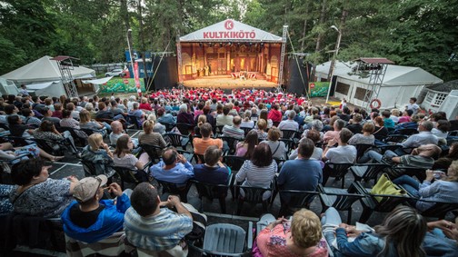 Nagy Viktor, a Kultkikötő alapító igazgatója: „Fára mászva figyeltük, hogy esni fog-e az eső”