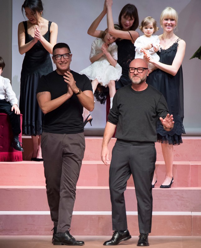 Éljenek az anyukák! Soha cukibb divatbemutató még nem volt!