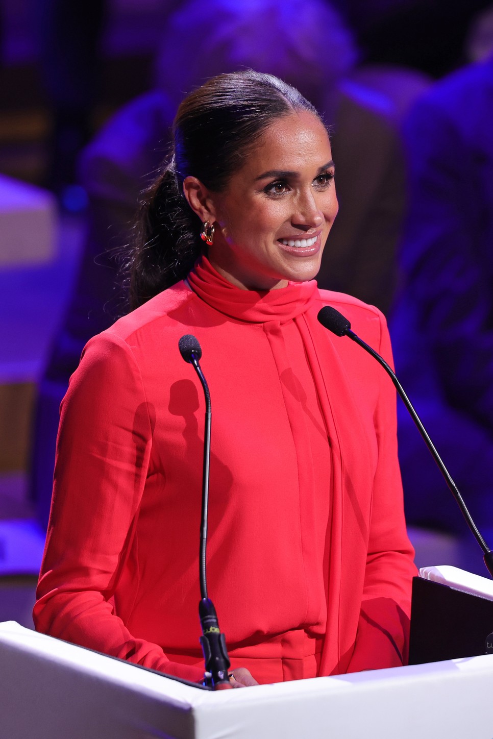 Meghan Markle paprikapiros lookja az ősz sztárja lesz