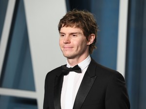 A való életben kötögető édes srác Evan Peters, Jeffrey Dahmer-sztori színésze