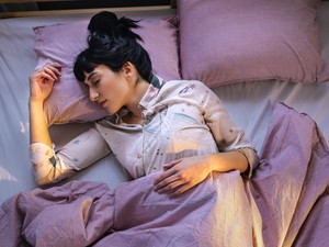 3 pofonegyszerű módszer, amivel soha többé nem ébredsz fel az éjszaka közepén: a szakértő is erre  esküszik