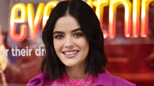 Lucy Hale Dr. Szöszis szettje a legjobb, amit ma látni fogsz