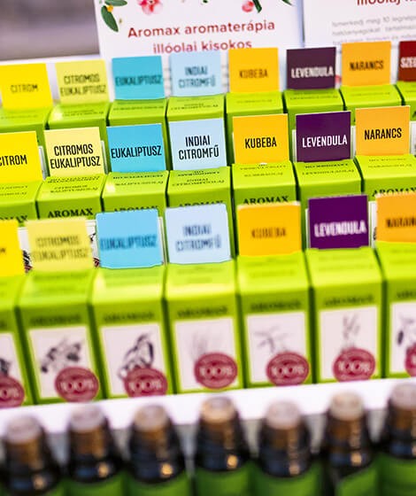 30 éve piacon a magyar Aromax márka, amely illóolajok komplett kavalkádját kínálja