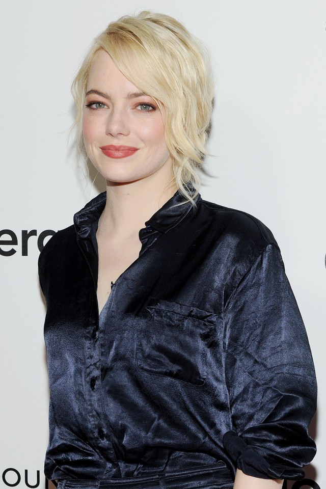 Emma Stone szőke