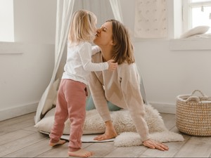 A GLAMOUR „Kérdőív a szülőséggel kapcsolatban” nyereményjátékának hivatalos szabálya