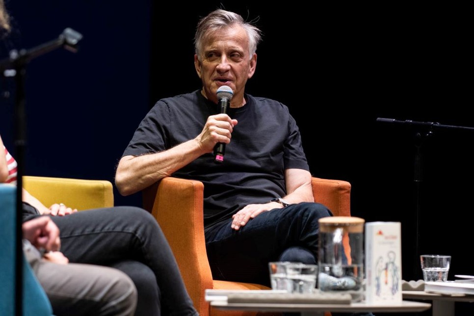 Mácsai Pál színművész a Margón – az irodalom tolmácsolója, aki hangot ad a sorok mögötti világoknak.