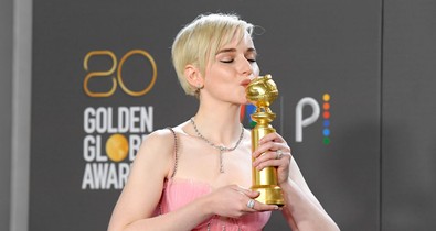 Evan Peters tarolt, de volt néhány kőkemény meglepetés is a 2023-as Golden Globe-on