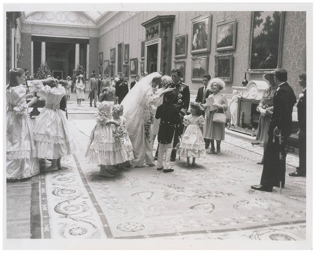 Eddig sosem látott fotók Diana és Károly legendás esküvőjéről