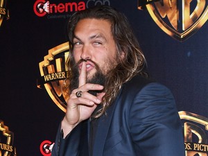 Vegyél egy nagy levegőt: Khal Drogo strandol