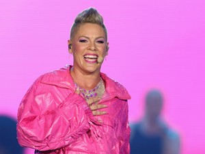 Ő itt Pink ritkán látott 13 éves lánya, Willow pont olyan gyönyörű és tehetséges, mint az édesanyja