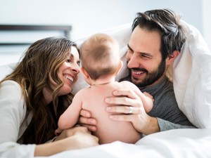 Együttalvás a babával: Megöli az intimitást a párkapcsolatban?